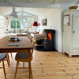 Cozy Summer House With Greenhouse Near Høvestrand