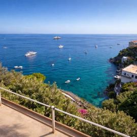 Villa Mansi - Deluxe Sea View Apartment Suites, Free Parking - Amalfi Coast, Hotel in Ravello