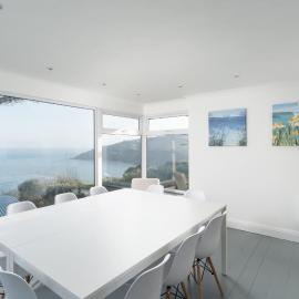 House Shepherds Hut Panoramic Sea Views Parking, hotel a Gorran Haven