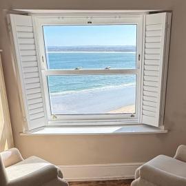 Minster Panorama & Minster Vista - - UNBROKEN BEACHFRONT VIEWS - - TWO STUNNING GEORGIAN HOUSES THAT CONNECT - - PRIVATE PARKING - - Beautifully Refurbished MARCH 2026, hotel a St Ives