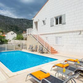 Villa Florence - Mediterranean GardenPool