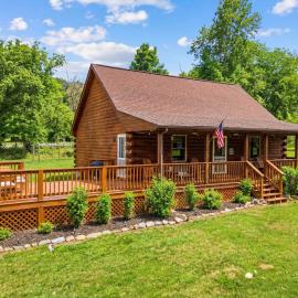 River Retreat wLoft Game Fun Fire Pit & Fun Family, hotel v destinácii Cabins