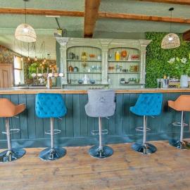 Private Pub-Group Stays Brecon Beacons Alderfalls, хотел в Нийт