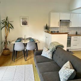Cosy 1-Bed Bungalow with Garden near Slaithwaite, hotel in Golcar