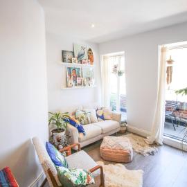 1 Bed with Balcony in Maidenhead by Elizabeth Line