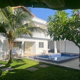 Studio avec Piscine - Cocody Angré Abidjan, Hotel in Abidjan