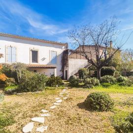 Beautiful Home In Alignan-Du-Vent, hotel em Alignan-du-Vent