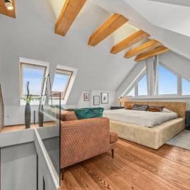 Three Stories Apartment in Old City center with Castle view and Terrace