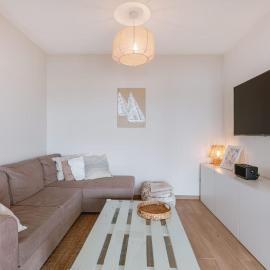 Modern Apartment with Balcony Near City Center, hotel u gradu Ostende