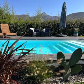 Chambre avec piscine, saison estivale, hotel en Urrugne