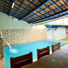 Casa Paraíso Caponga, 50 m da praia, duplex com piscina, hotel em Cascavel