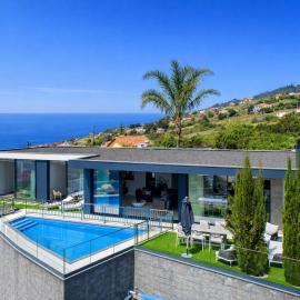 Luxury Ocean View Villa I Swimming pool I Vincents Place, hotel in Estreito da Calheta