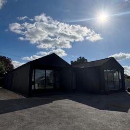 Rockview House & Villas Sleeps 30, 4 properties - 16 bed & outdoor sauna, hotel a Cashel