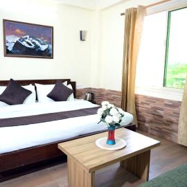 Panch Aarohan Hotel King, ξενοδοχείο σε Pithorāgarh