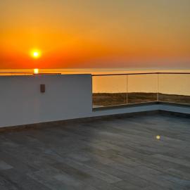 Penthouse med privat saltvannsbasseng på Esentepe Beach