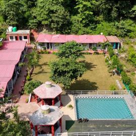 Ekantam Riverside Resort, hotelli kohteessa Bijni
