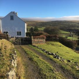 2 Bedroom House with Stunning Views in a Hikers and Cyclists Paradise