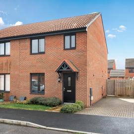 The Nest Retreat Exeter - Spacious Stay Near City Center, Hotel in Exeter