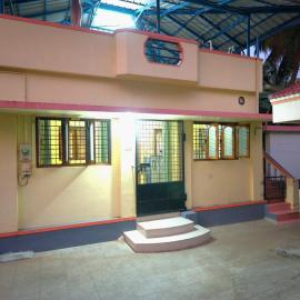 Strictly Vegetarian only Coconut Farm House Peaceful 2BRK Nature Retreat, hotell i Pudunagaram