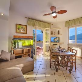Mary house lake view, hotel u gradu Varena