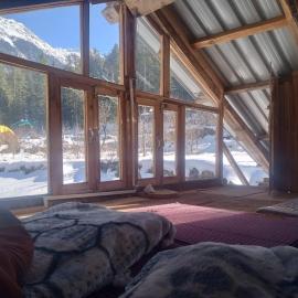 Rustic Himalayan Stay Apple Orchards Fairy Forest, hotel in Kalgha