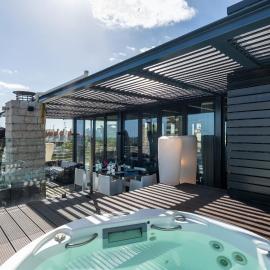 Penthouse Grand Noir by Algarve Holidays, hotel i Vale de Pedras