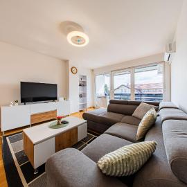 Zagreb 212 - Airport - 1 Bedroom - Balcony - New - Apartment - Loggia - Flexible Keybox Entry - Modern - Monthly Rent - WiFi