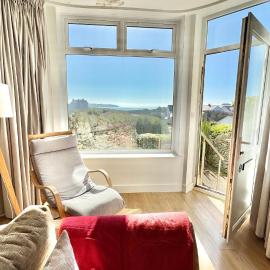 24 CLIFF APARTMENT-3 BED-GROUND FLOOR-SEA VIEWS