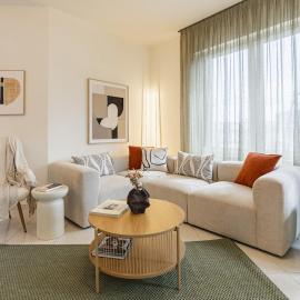3 Bedroom Spacious & Modern Apartment with Patio