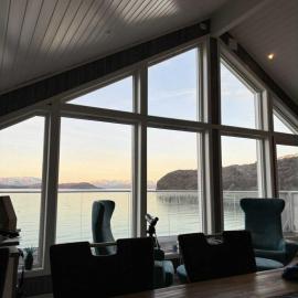 Holiday home, 2 bedrooms on 2 floors with beach plot, hotel em Alta