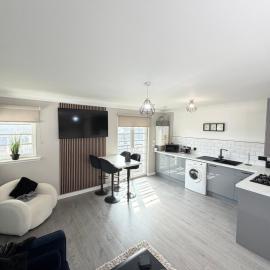 Bathgate Penthouse near Edinburgh, hotel in Bathgate