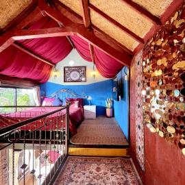 Backpackers Cabin with Mountain View, hotel u gradu Bedugul