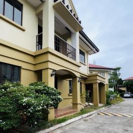 Laiza's Crib 16pax Private 4BR Home with 3 Baths