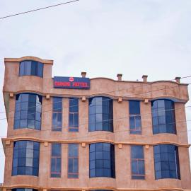 Sumni Hotel, hotel em Nkoanrua