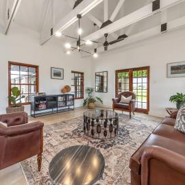 Millstream manor guest house, hotel in Robertson