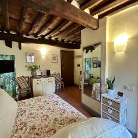 Little Cozy Old Town Lucca with AirC and Wifi
