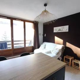 Apartment with Balcony and View in Sauze