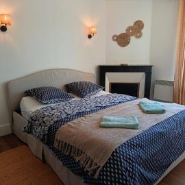 Appartement Refait a neuf avec accès au jardin , local vélo et Wifi โรงแรมในLa Machine