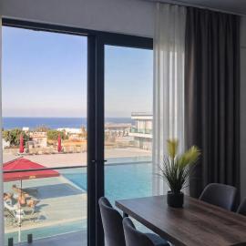 Sunprime Premium apartment with pool & sea view, Northern Cyprus, hotel in Paralimni