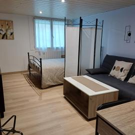 Charmant studio au rez de chaussée, hotel v destinaci Arbois