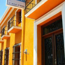 Hotel PREMIER, hotelli kohteessa Linares