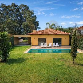 Stunning Villa with Pool and Garden