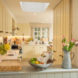 The Cottage - Elegant 3 Bedroom Cottage in the Heart of Stow-on-the-Wold, hotel in Stow on the Wold