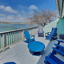 Cozy Coastal Repose
