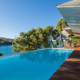 Luxura Villa Azure Bay seaside, heated pool, hotel a Bobovišća