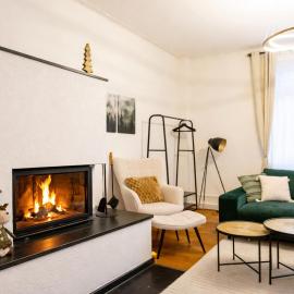Charaktervolle 122qm Altbau-Ferienwohnung mit Stuck, viel Platz für Familien & Gruppen bis zu 8 Personen, Parkplatz inklusive