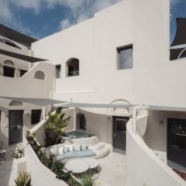 Galaria Serenity Suites, hotel Vóthonban