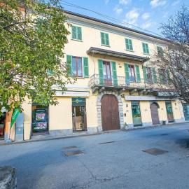 Apt. Gabriella: Studio in the Centre of Laveno - Happy Rentals