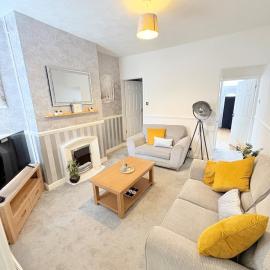 Neville House-Free Parking, Families & Contractors