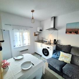 Acogedor apartamento de 2 habitaciones, parking & conford